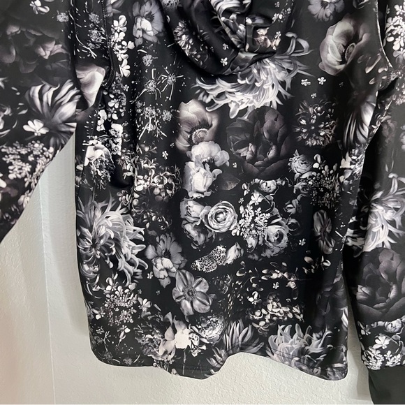 Bebe Sport Black Floral Hoodie with Abstract Print - Picture 10 of 15